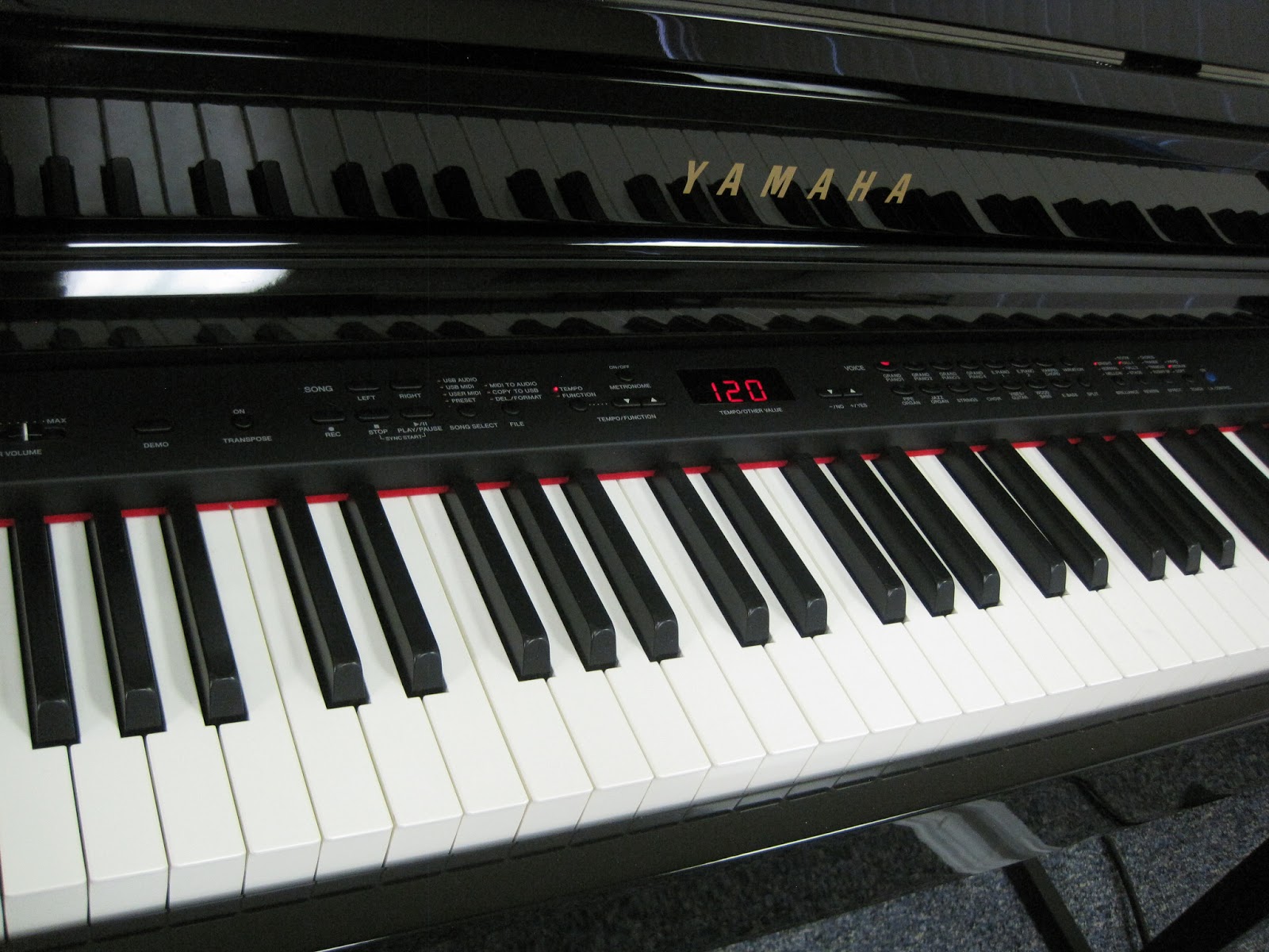 REVIEW - Yamaha CLP430, CLP440, CLP470, CLP480 Digital Pianos